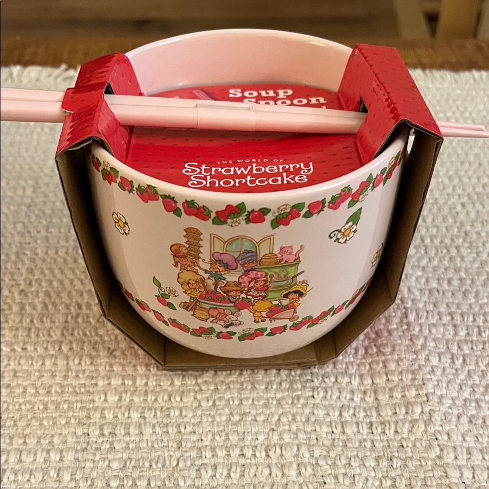 Strawberry Shortcake and Friends Ceramic Ramen Bowl w/Chopsticks and Broth Spoon